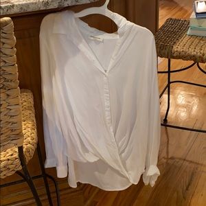 Beach lunch lounge white sleeved linen button up